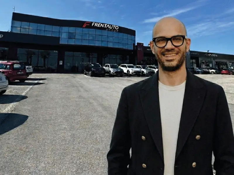 Alberto Rolli, Amministratore Delegato Frentauto Spa, davanti alla sede principale di Mozzagrogna